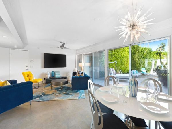 Palm Springs Home 990652