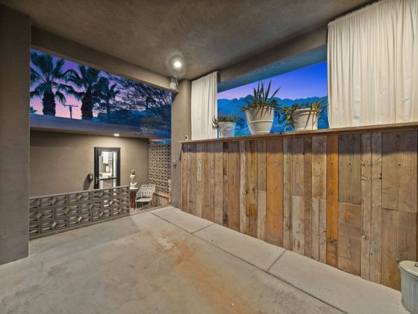 Palm Springs Home 990652