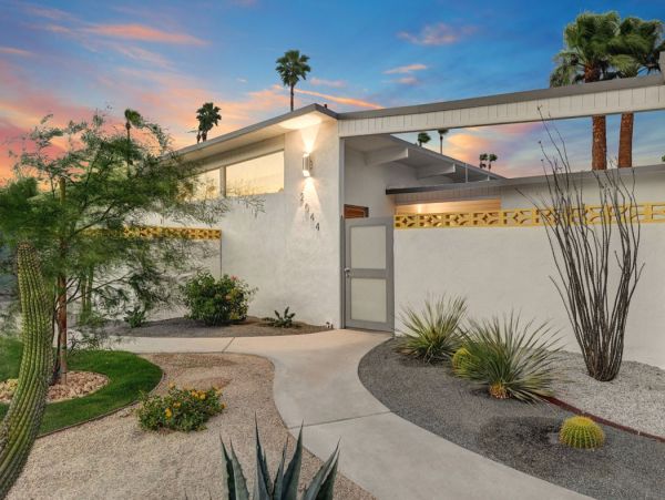 Palm Springs Home 990653