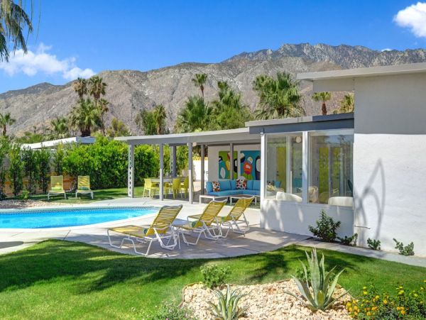 Palm Springs Home 990653