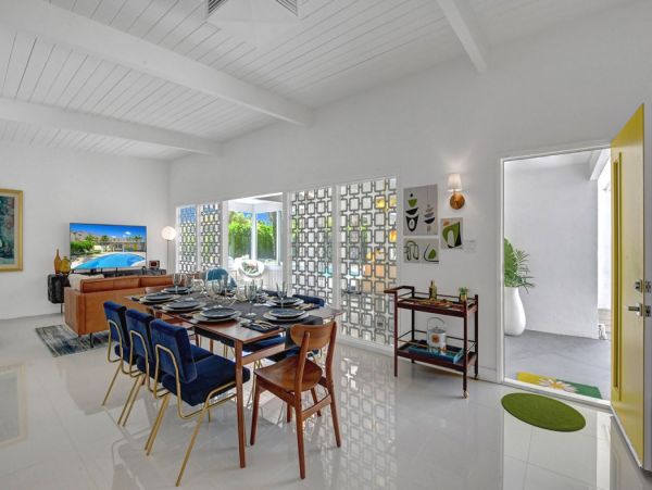 Palm Springs Home 990653