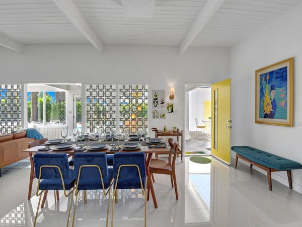 Palm Springs Home 990653