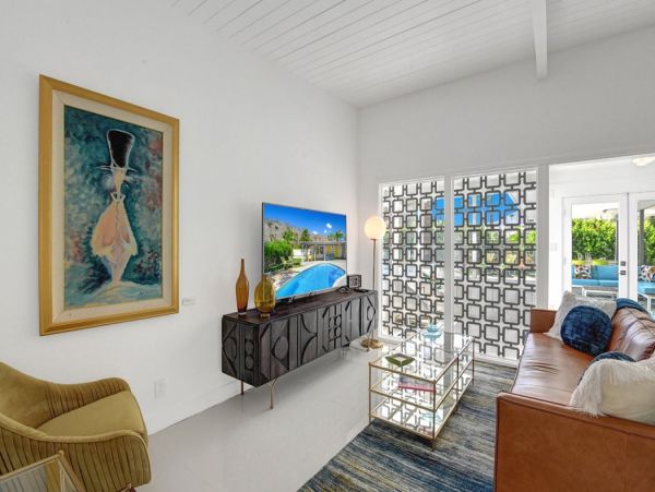 Palm Springs Home 990653