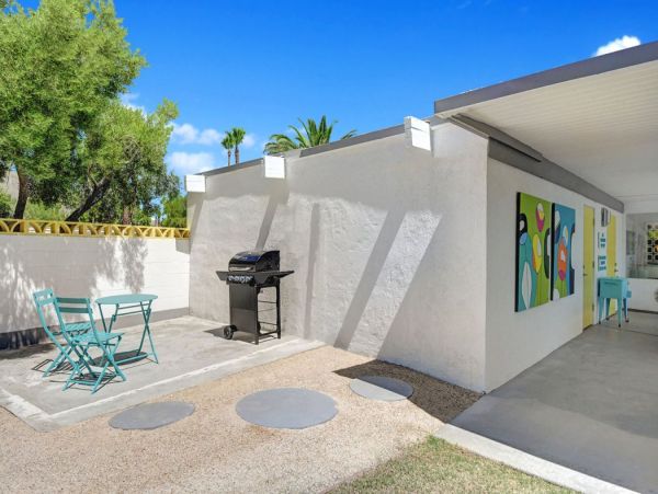 Palm Springs Home 990653