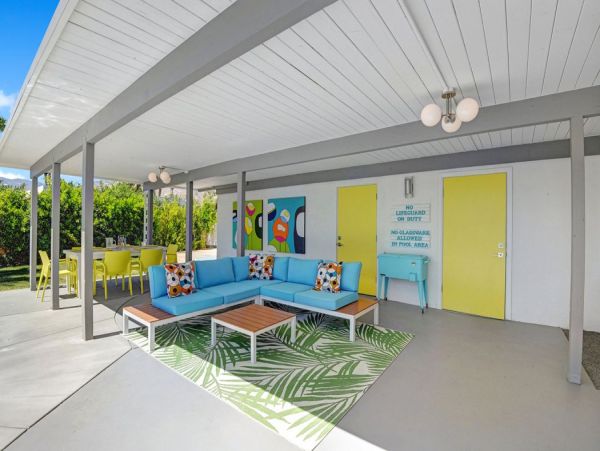 Palm Springs Home 990653