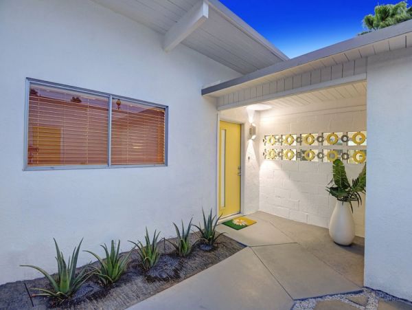 Palm Springs Home 990653