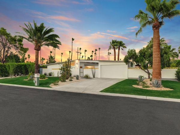 Palm Springs Home 990653