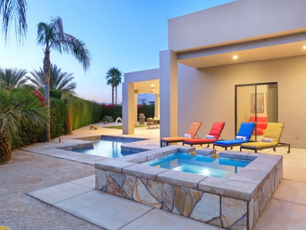 Palm Springs Home 990654