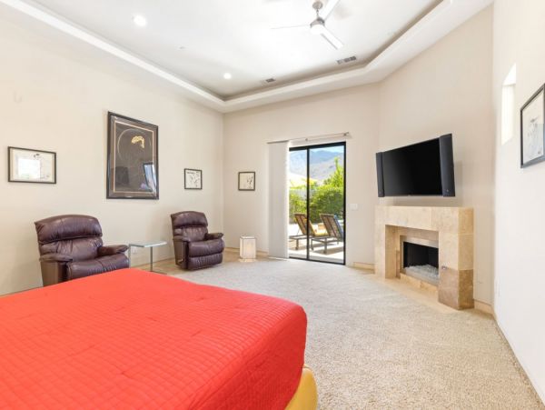 Palm Springs Home 990654