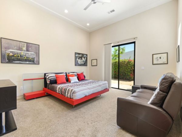 Palm Springs Home 990654