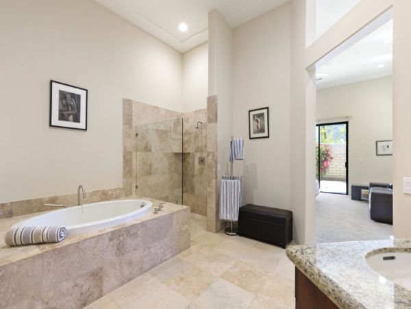 Palm Springs Home 990654