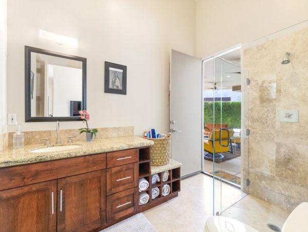 Palm Springs Home 990654