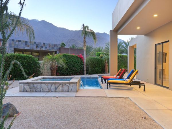 Palm Springs Home 990654