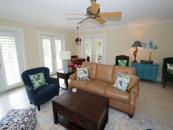 Charming Vacation Home Rental on Sanibel with Pool 6 Guests