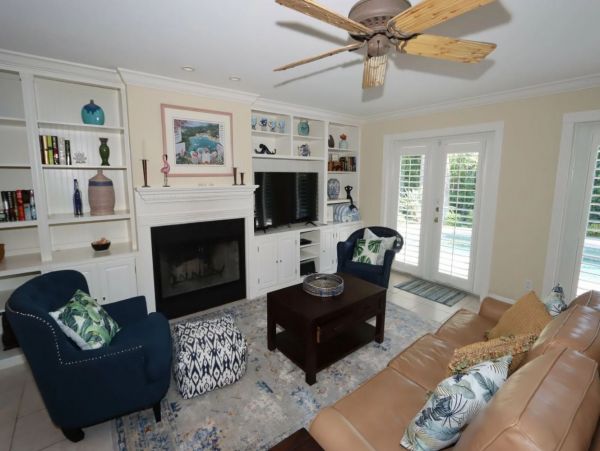 Charming Vacation Home Rental on Sanibel with Pool 6 Guests