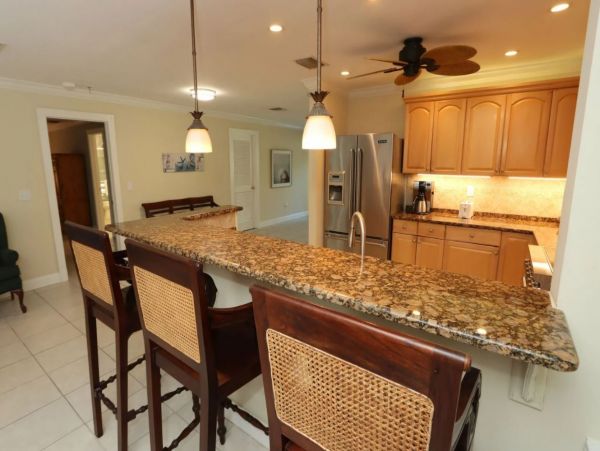 Charming Vacation Home Rental on Sanibel with Pool 6 Guests