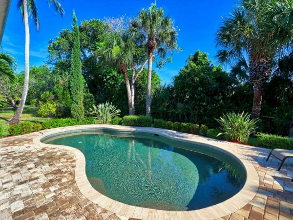 Charming Vacation Home Rental on Sanibel with Pool 6 Guests