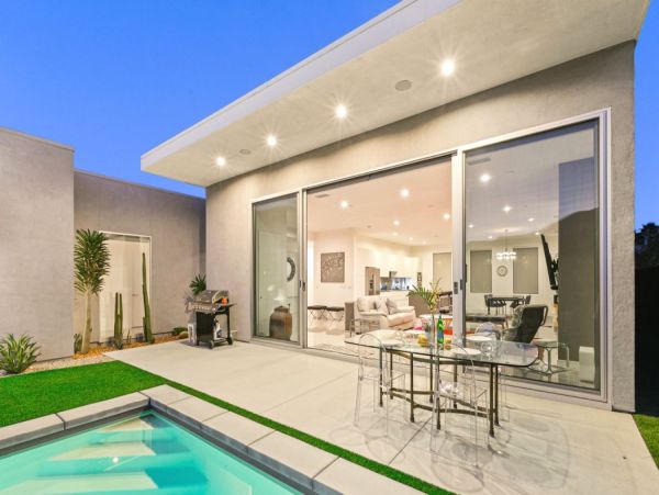 Palm Springs Home 990656