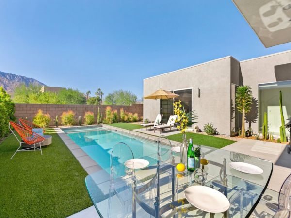 Palm Springs Home 990656
