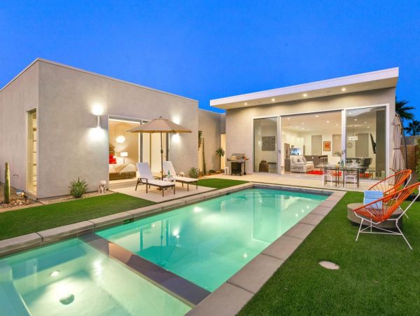 Palm Springs Home 990656