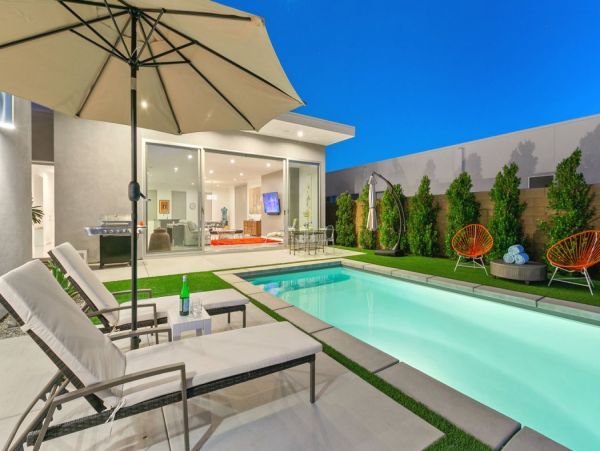 Palm Springs Home 990656