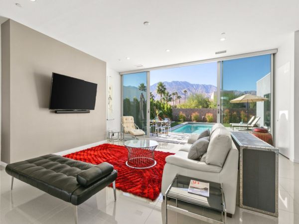 Palm Springs Home 990656