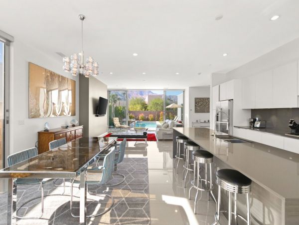 Palm Springs Home 990656
