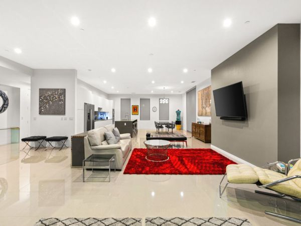 Palm Springs Home 990656