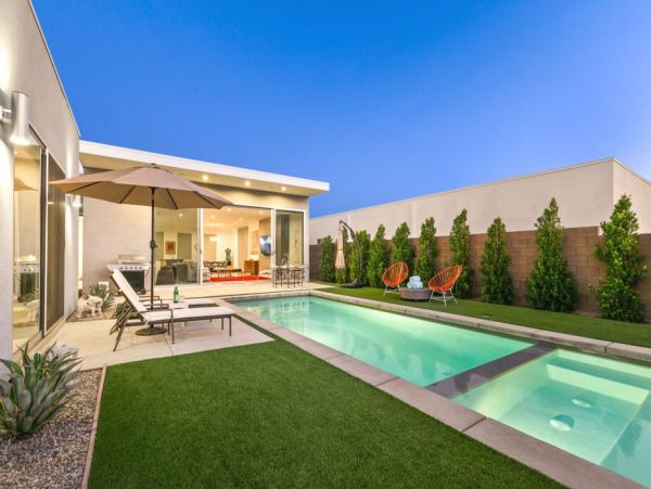 Palm Springs Home 990656