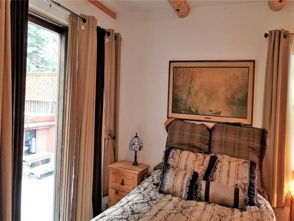 Lake Tahoe South Shore Home 990701