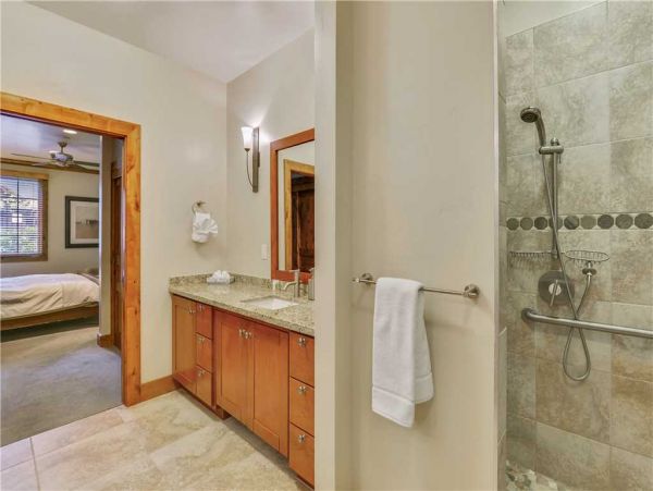 Lake Tahoe South Shore Home 990702