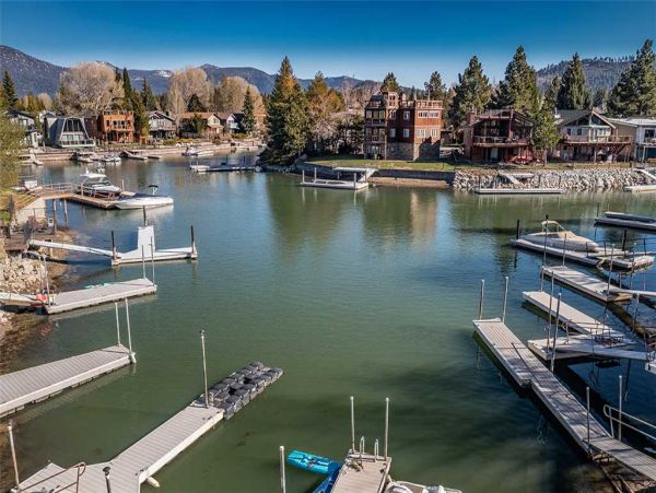 Lake Tahoe South Shore Home 990705