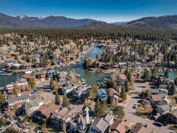 Lake Tahoe South Shore Home 990705
