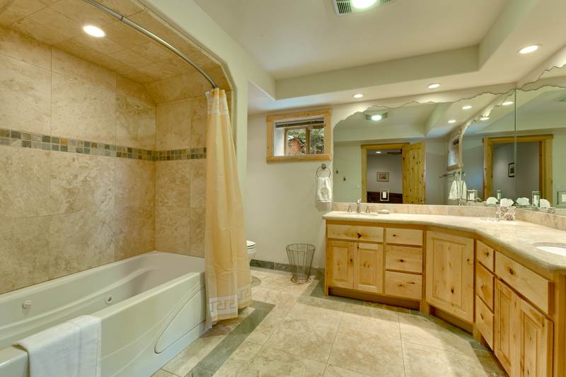 Lake Tahoe South Shore Home 990710