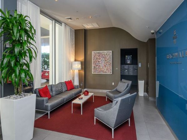 Short Walk to Hallandale Beach Vacation Condo 3 Bedroom