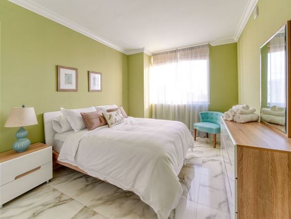 Short Walk to Hallandale Beach Vacation Condo 3 Bedroom