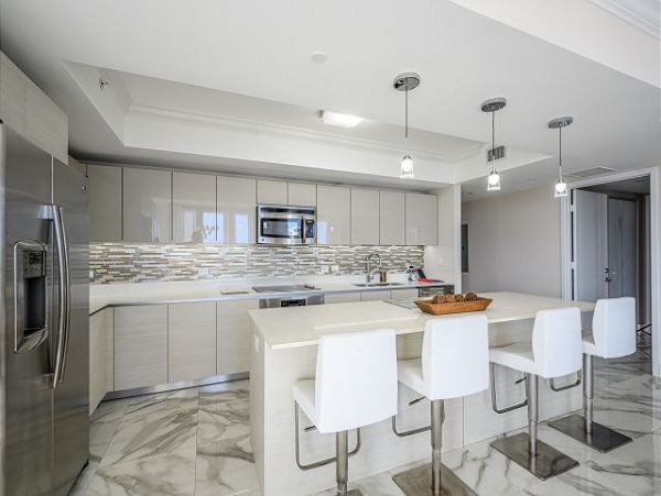 Short Walk to Hallandale Beach Vacation Condo 3 Bedroom
