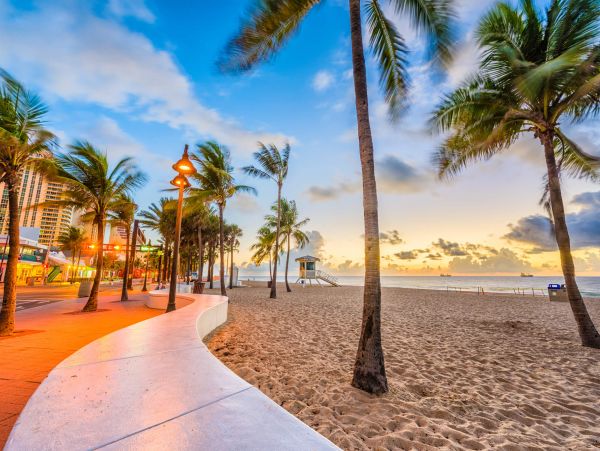 Short Walk to Hallandale Beach Vacation Condo 3 Bedroom