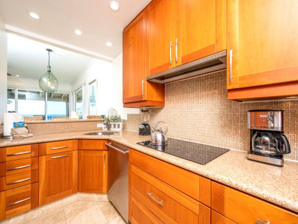 Ocean View One Bedroom Rental Condo in Kapalua Walk To Beach