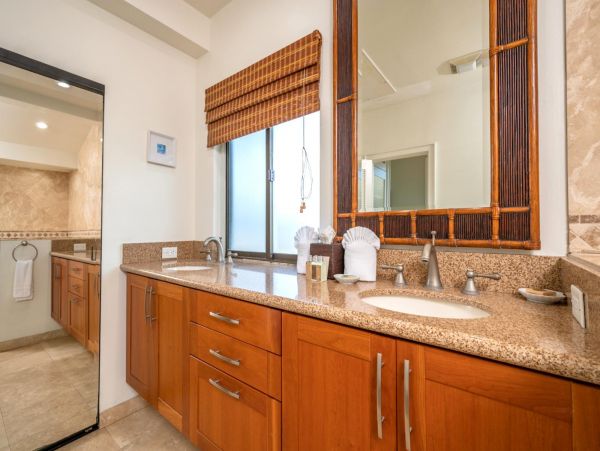 Ocean View One Bedroom Rental Condo in Kapalua Walk To Beach