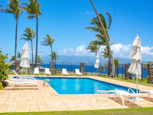 Ocean View One Bedroom Rental Condo in Kapalua Walk To Beach