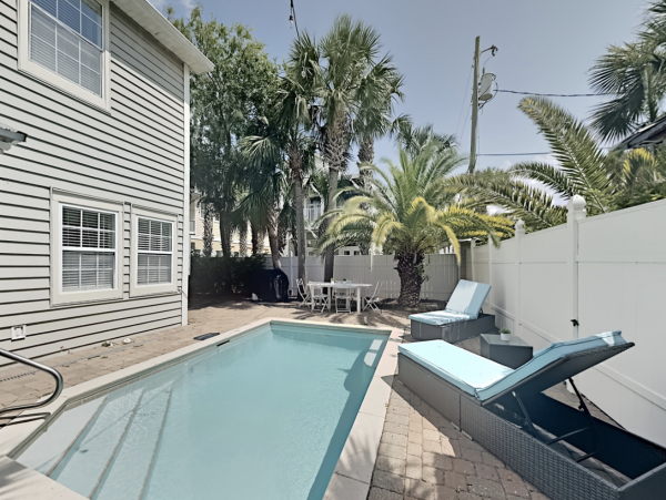 Five Bedroom Pool Home Walk to Beach in Miramar