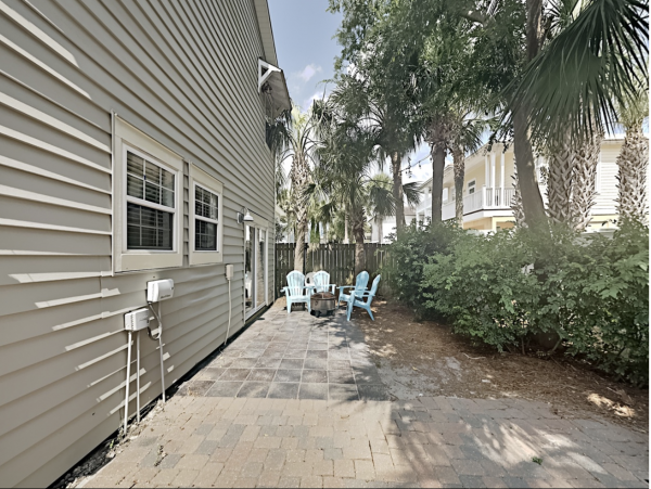 Five Bedroom Pool Home Walk to Beach in Miramar