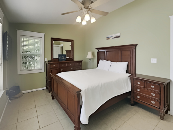 Five Bedroom Pool Home Walk to Beach in Miramar