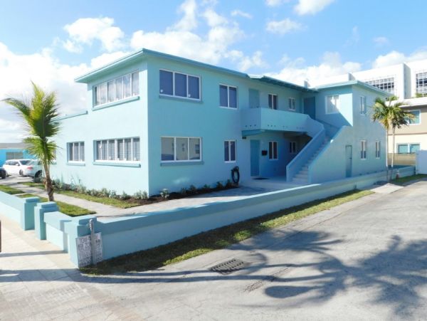 Short Walk to Beach Hollywood Vacation Home 7 Bedrooms