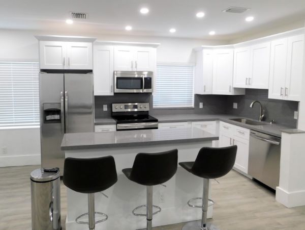 Short Walk to Beach Hollywood Vacation Home 7 Bedrooms