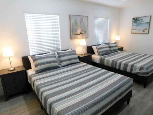 Short Walk to Beach Hollywood Vacation Home 7 Bedrooms