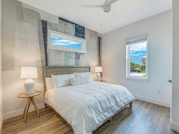Eight Bedroom Posh Vacation Home in Bradenton Beach