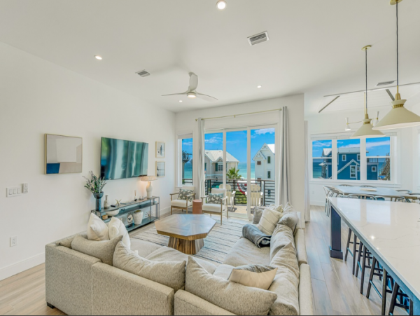 Eight Bedroom Posh Vacation Home in Bradenton Beach