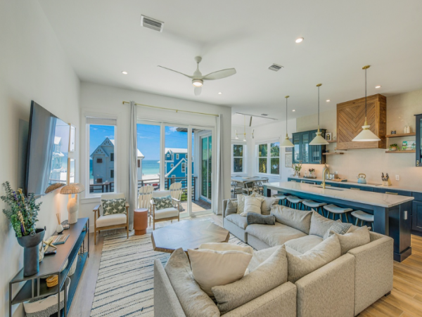 Eight Bedroom Posh Vacation Home in Bradenton Beach